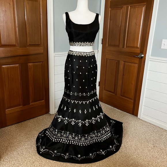 Rachel Allen 2-pc Black Stunning Prom Dress size 6 - Picture 3 of 9